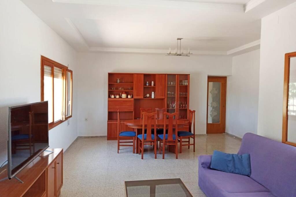 Rustica Privada Con Gran Y Piscina *