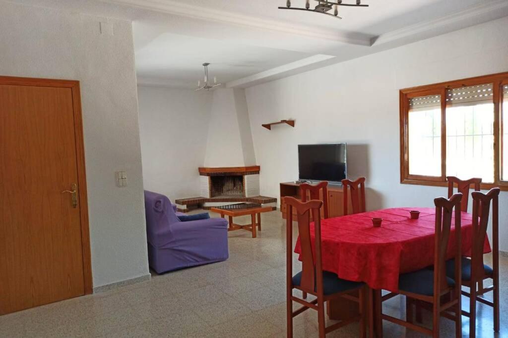 Rustica Privada Con Gran Y Piscina Villa