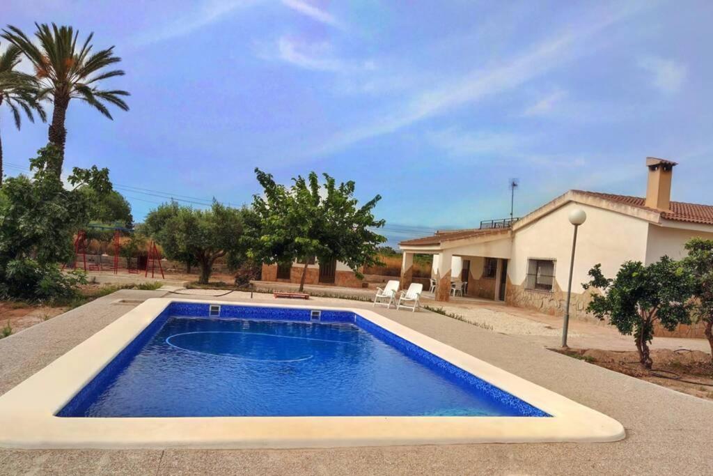 Villa Rústica Privada Con Gran Y Piscina *